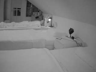 voyeurcam-julmodels-bed-3 live cam profile