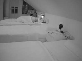 le modèle voyeurcam-julmodels-bed-3 est en webcam porno dans un show sur le site camsoda, il possède les tags suivants: ass,average,beautiful,bedroom,chill,flashing,julmodels-house,pov,brown hair,hd