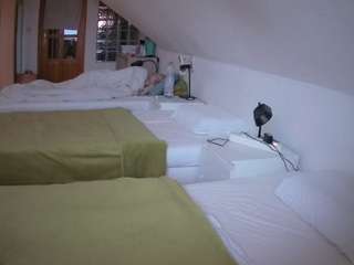 voyeurcam-julmodels-bed-3 live cam profile