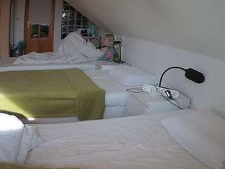 voyeurcam-julmodels-bed-3 live cam profile