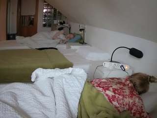 voyeurcam-julmodels-bed-3 Brown live webcam