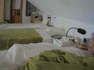 voyeurcam-julmodels-bed-3