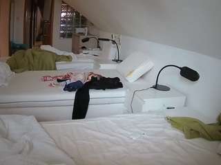 voyeurcam-julmodels-bed-3