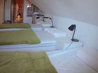 voyeurcam-julmodels-bed-3's CamSoda show and profile