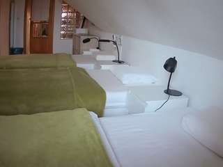 voyeurcam-julmodels-bed-3