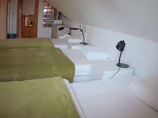 voyeurcam-julmodels-bed-3