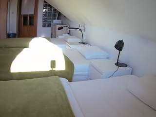voyeurcam-julmodels-bed-3