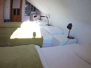 voyeurcam-julmodels-bed-3
