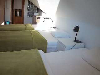 voyeurcam-julmodels-bed-3