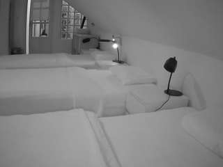 voyeurcam-julmodels-bed-3 webcam