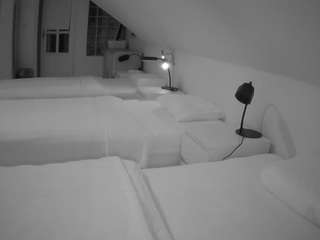 voyeurcam-julmodels-bed-3