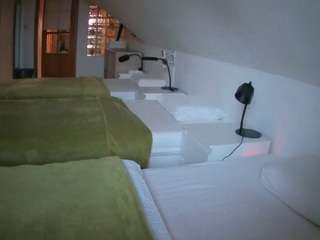 voyeurcam-julmodels-bed-3