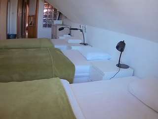 voyeurcam-julmodels-bed-3