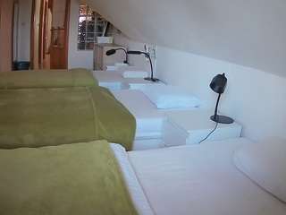 voyeurcam-julmodels-bed-3