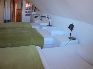 voyeurcam-julmodels-bed-3