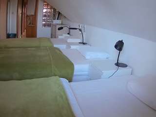 voyeurcam-julmodels-bed-3