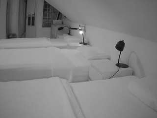 voyeurcam-julmodels-bed-3 - Live HD Webcam