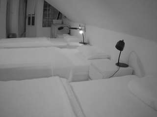 voyeurcam-julmodels-bed-3