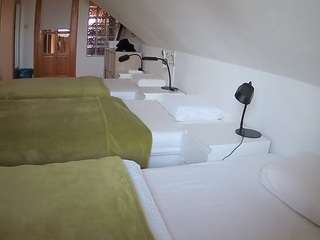 voyeurcam-julmodels-bed-3