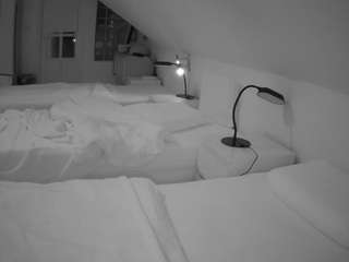 voyeurcam-julmodels-bed-3