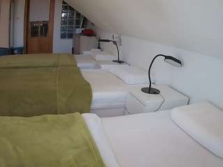 voyeurcam-julmodels-bed-3 webcam