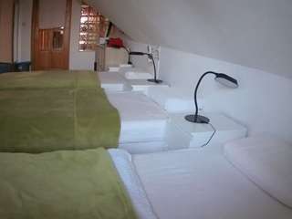 voyeurcam-julmodels-bed-3