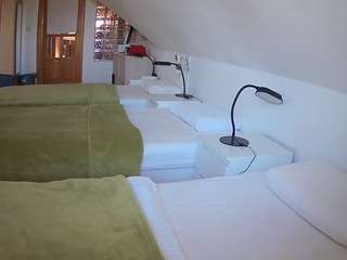 voyeurcam-julmodels-bed-3