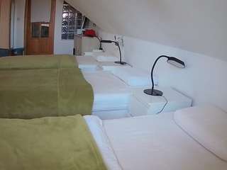 voyeurcam-julmodels-bed-3