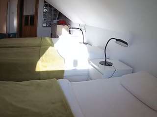voyeurcam-julmodels-bed-3