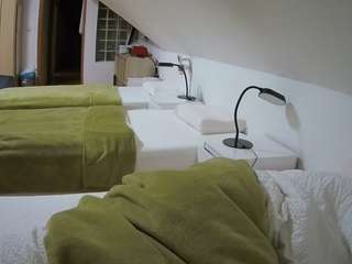 voyeurcam-julmodels-bed-3