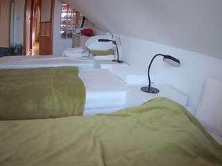 voyeurcam-julmodels-bed-3