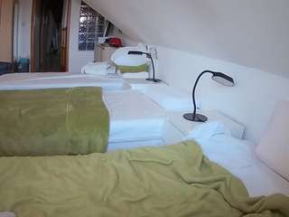 voyeurcam-julmodels-bed-3