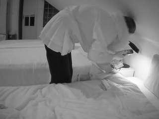 voyeurcam-julmodels-bed-3