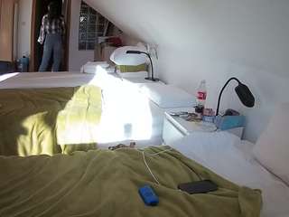 voyeurcam-julmodels-bed-3 webcam