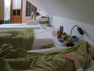 voyeurcam-julmodels-bed-3 webcam