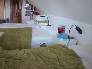 voyeurcam-julmodels-bed-3