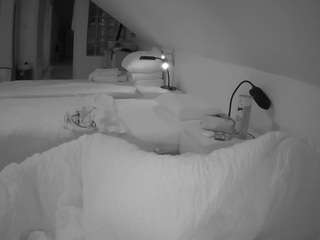 voyeurcam-julmodels-bed-3 webcam