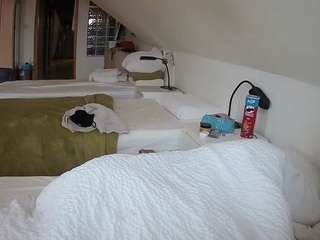 voyeurcam-julmodels-bed-3