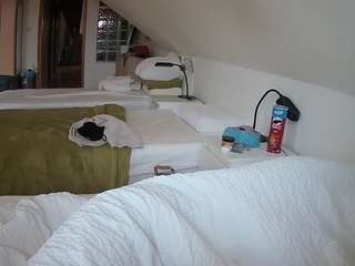 voyeurcam-julmodels-bed-3 webcam