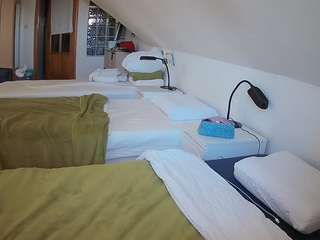 voyeurcam-julmodels-bed-3 webcam