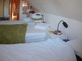 voyeurcam-julmodels-bed-3 webcam