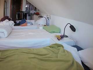 voyeurcam-julmodels-bed-3