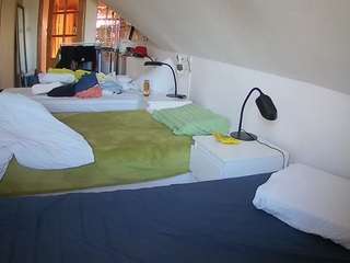 voyeurcam-julmodels-bed-3