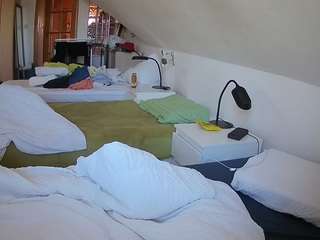 voyeurcam-julmodels-bed-3