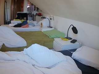 voyeurcam-julmodels-bed-3