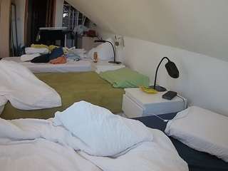 voyeurcam-julmodels-bed-3