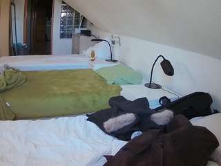 voyeurcam-julmodels-bed-3