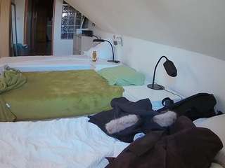 voyeurcam-julmodels-bed-3