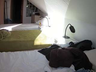 voyeurcam-julmodels-bed-3