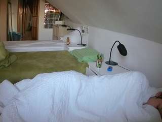 voyeurcam-julmodels-bed-3